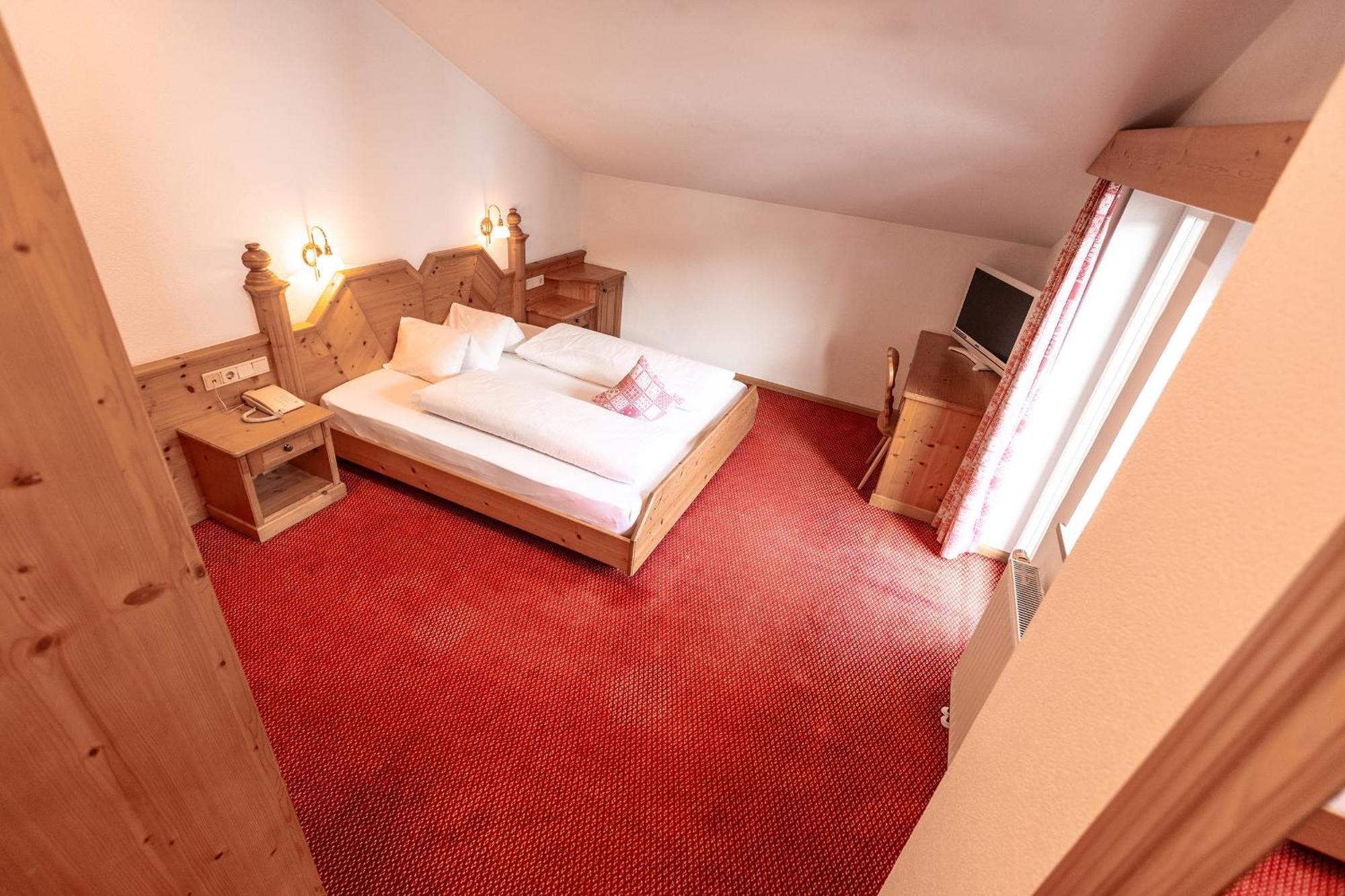 Hotel Zum Loewen - Al Leone Мельтина Экстерьер фото