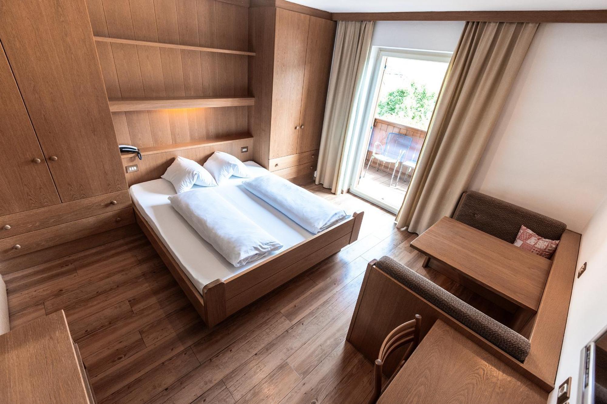 Hotel Zum Loewen - Al Leone Мельтина Экстерьер фото