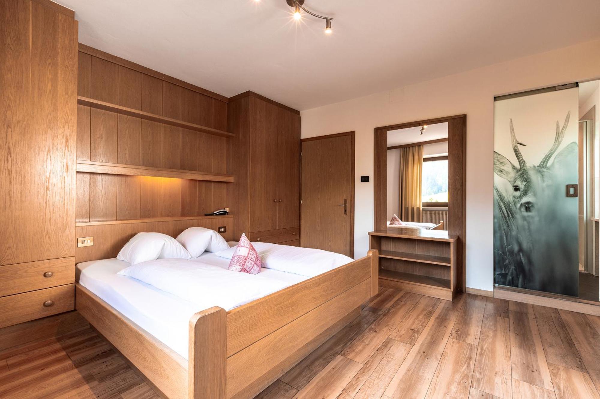 Hotel Zum Loewen - Al Leone Мельтина Экстерьер фото