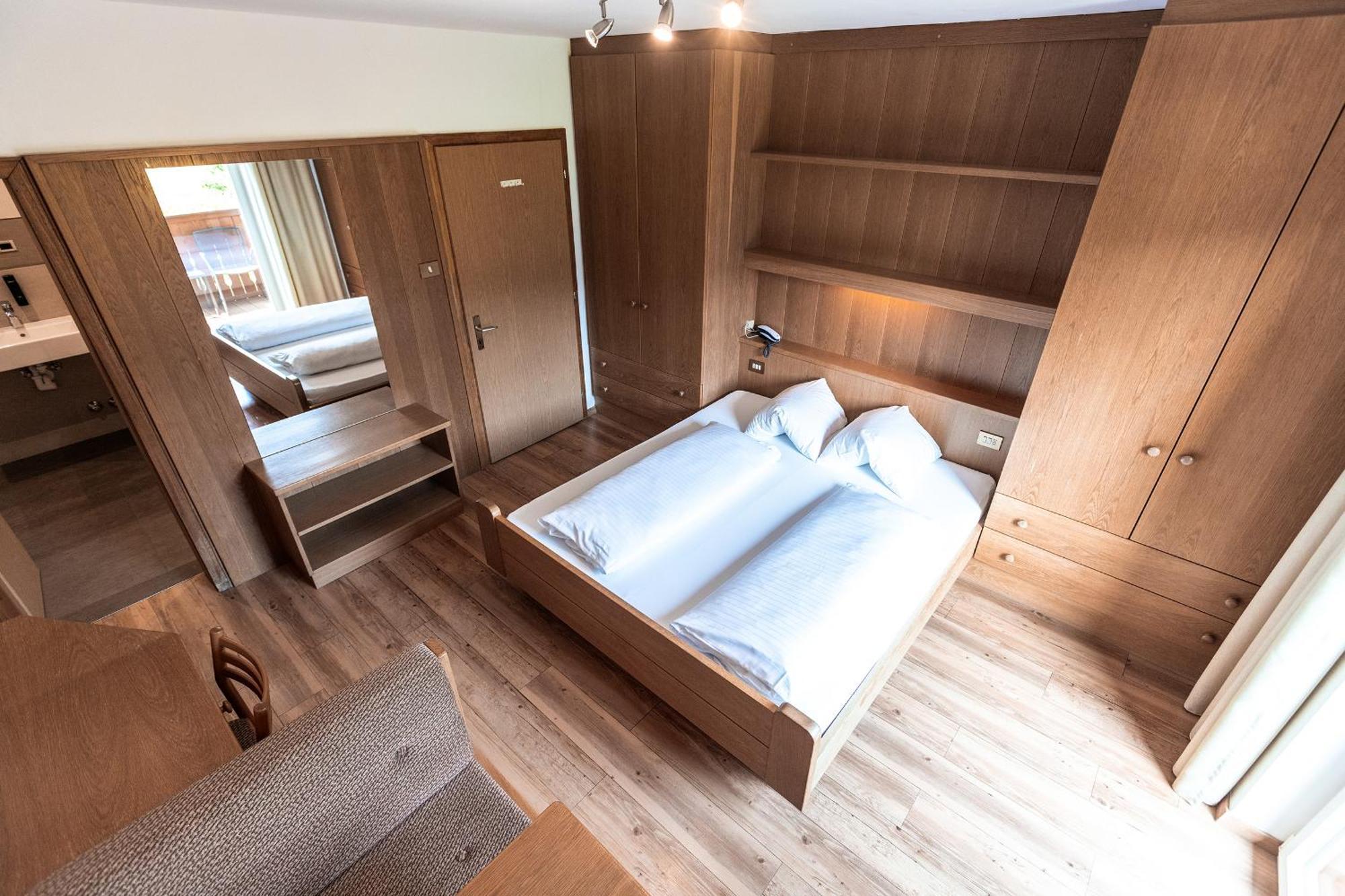 Hotel Zum Loewen - Al Leone Мельтина Экстерьер фото
