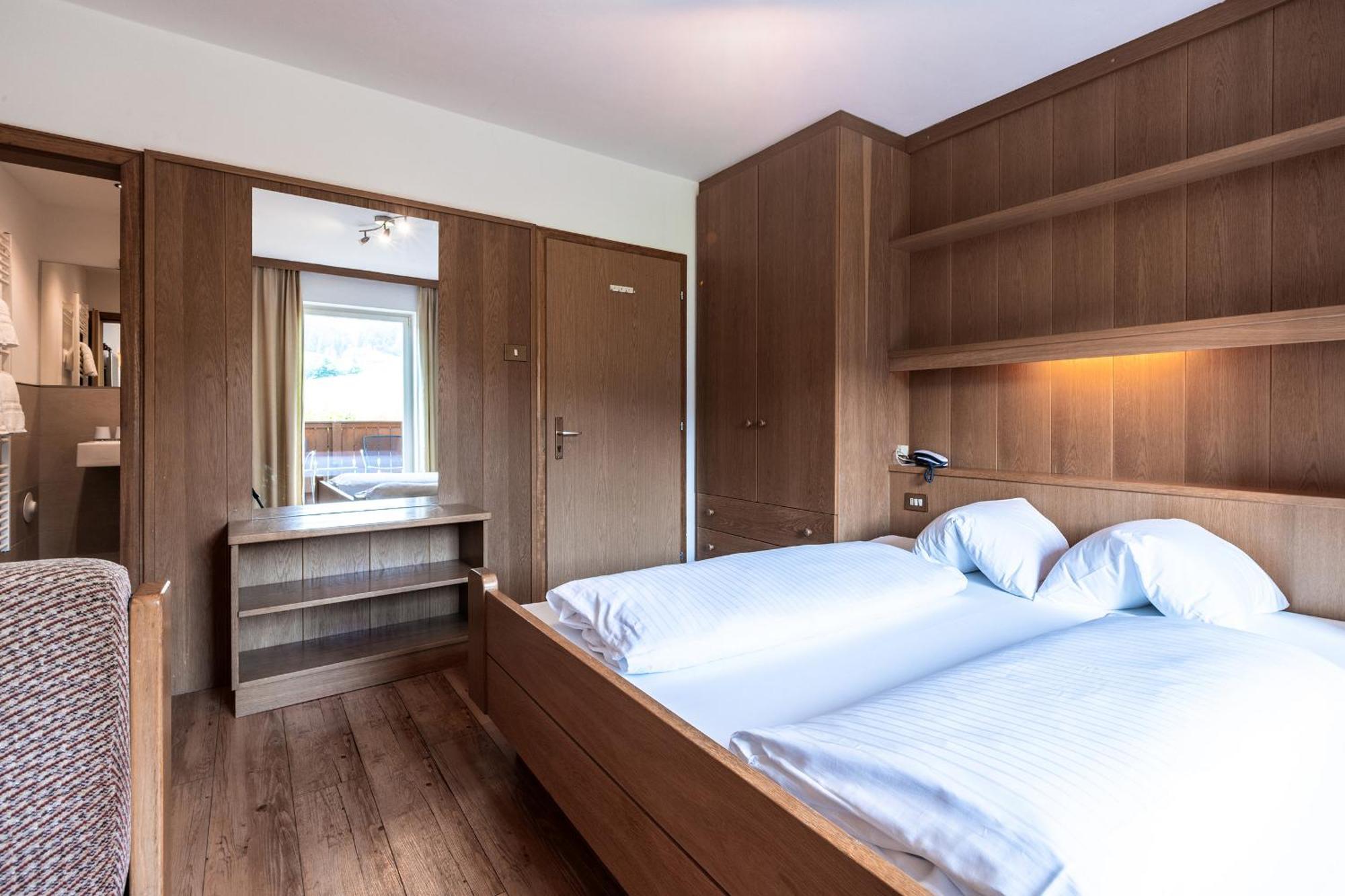 Hotel Zum Loewen - Al Leone Мельтина Экстерьер фото