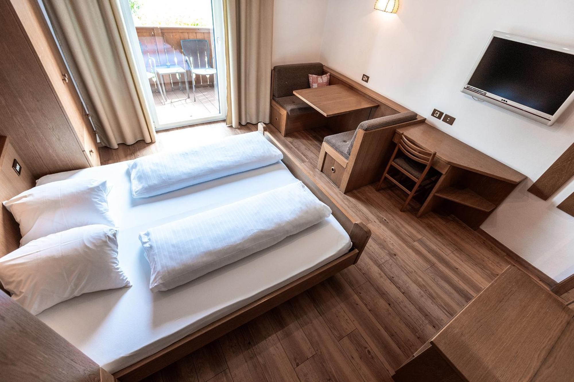 Hotel Zum Loewen - Al Leone Мельтина Экстерьер фото