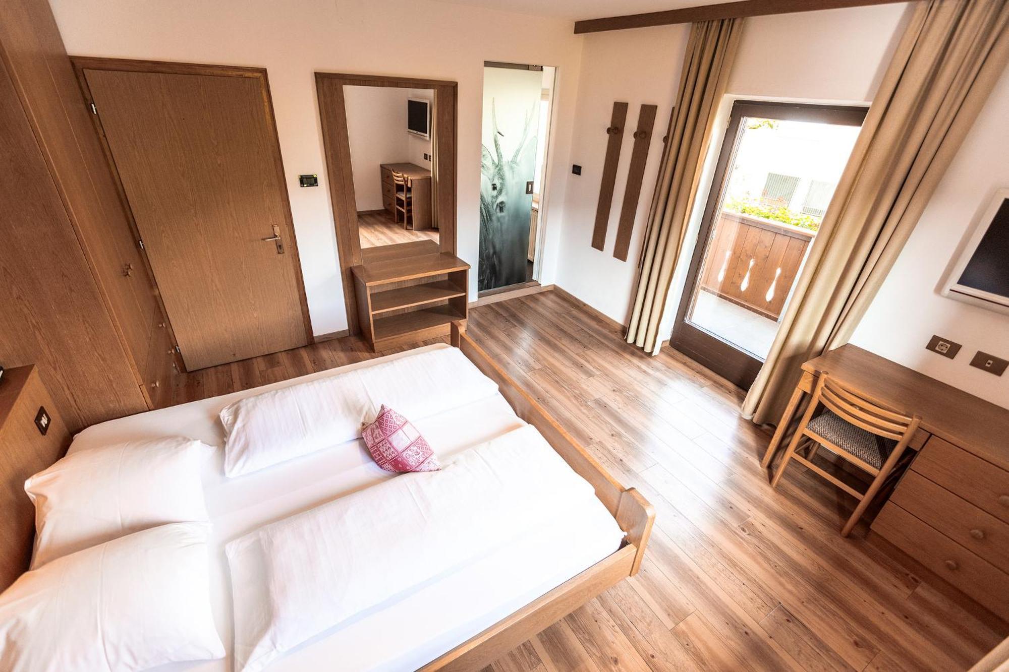 Hotel Zum Loewen - Al Leone Мельтина Экстерьер фото