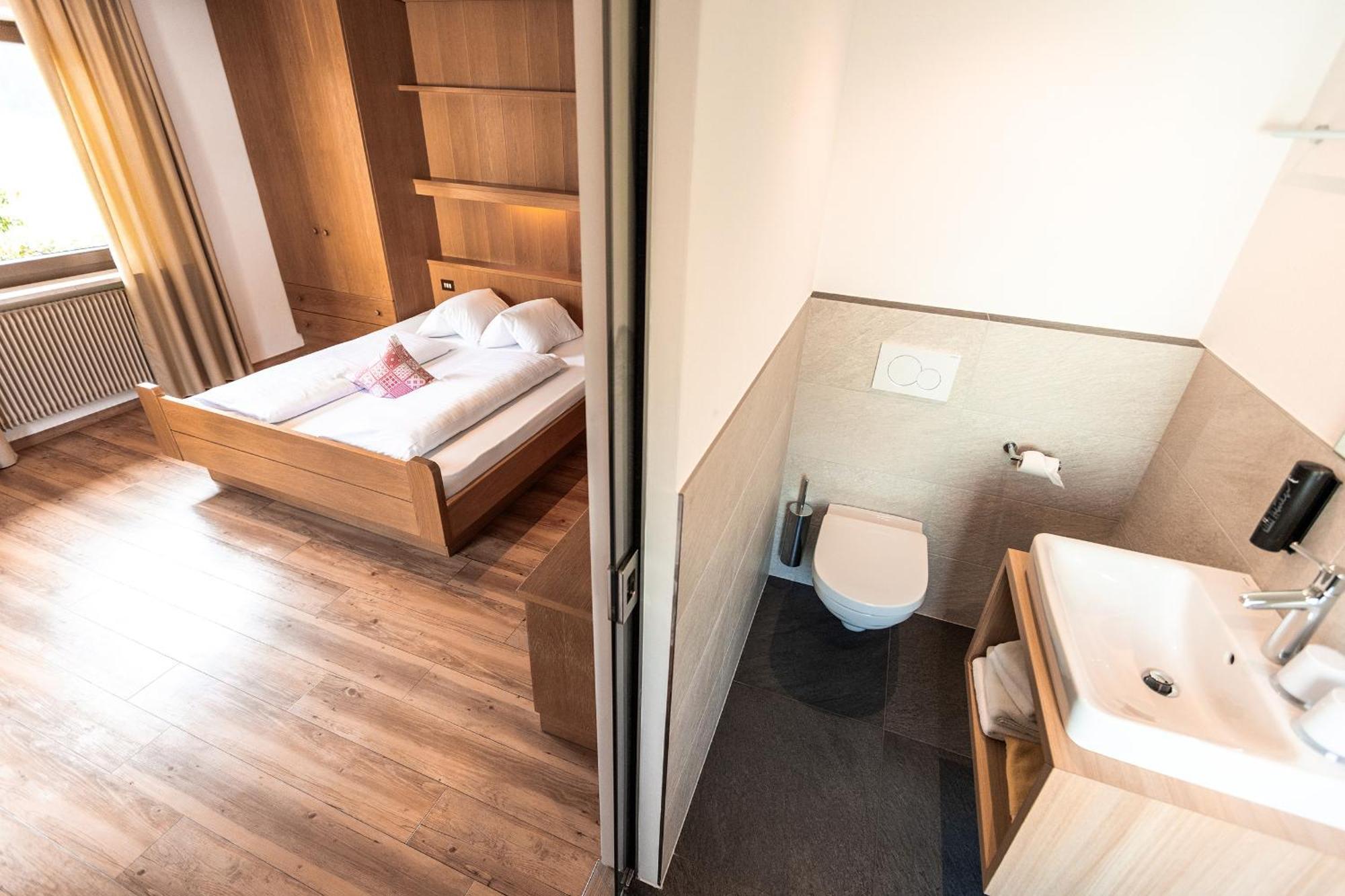 Hotel Zum Loewen - Al Leone Мельтина Экстерьер фото