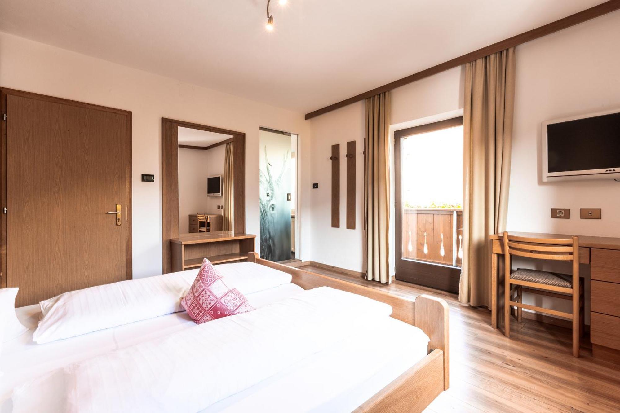 Hotel Zum Loewen - Al Leone Мельтина Экстерьер фото