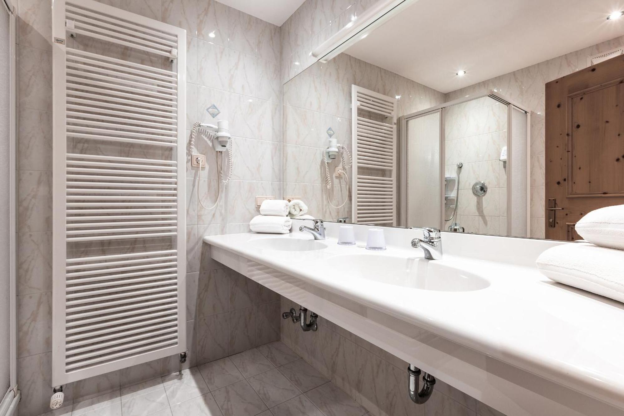 Hotel Zum Loewen - Al Leone Мельтина Экстерьер фото