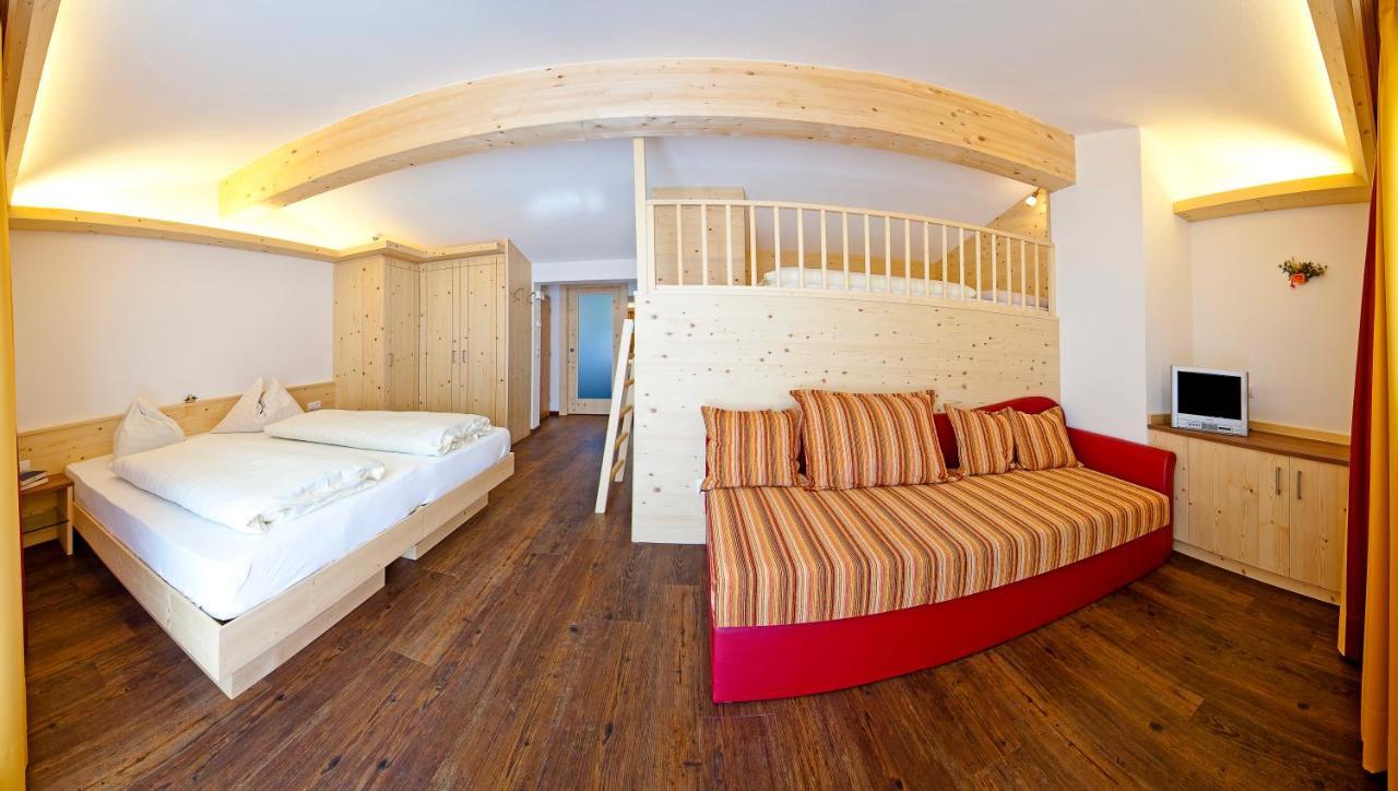 Hotel Zum Loewen - Al Leone Мельтина Номер фото
